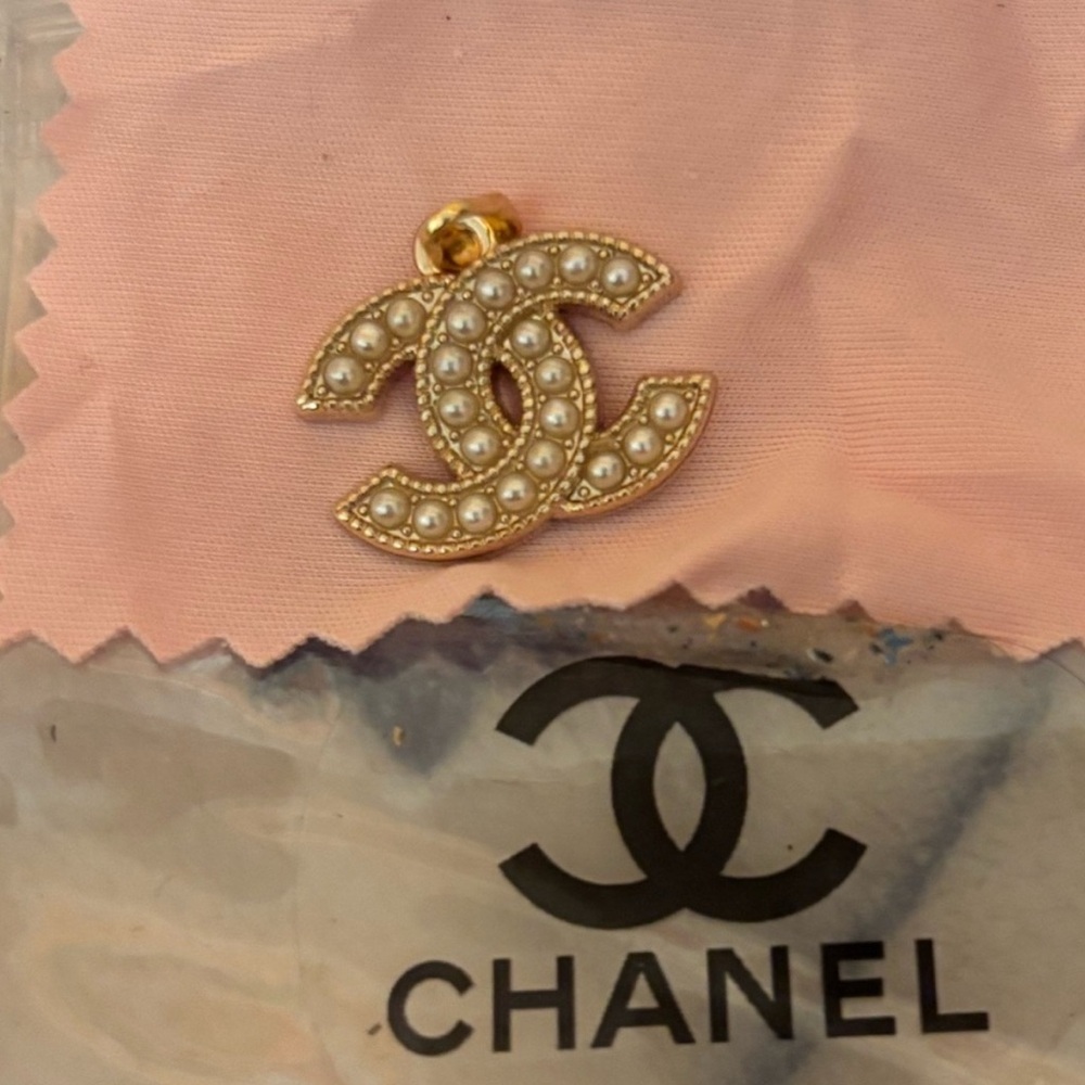 CHANEL Gold and Pearl CC Charm